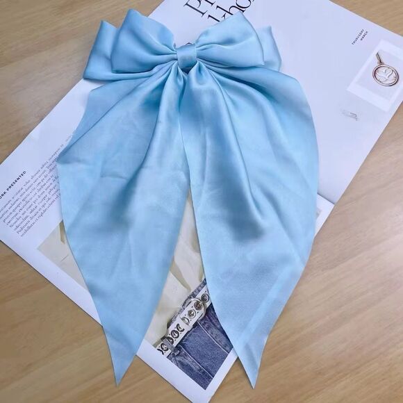 Oversized blue bow - Picture 1 of 1